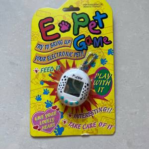 e pet game key holder keychain 電子寵物 匙扣 掛飾