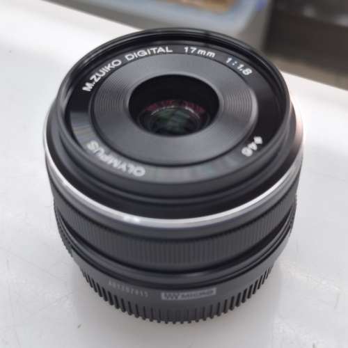 OLYMPUS M.ZUIKO DIGITAL 17MM F1.8 BLACK LIKE NEW