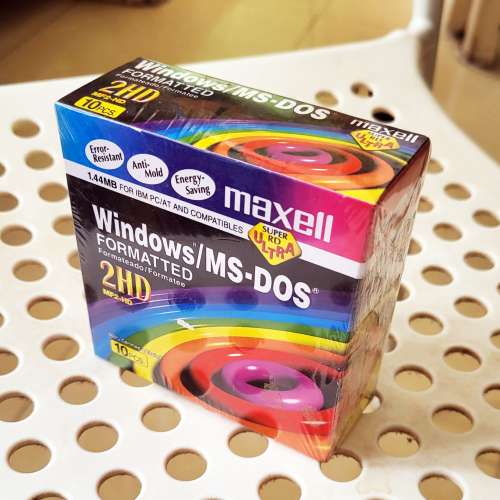 全新 Maxell 1.44MB Floppy 一盒 (10隻)