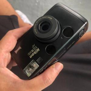 二手 Nikon Zoom 300 AF 胶片相機