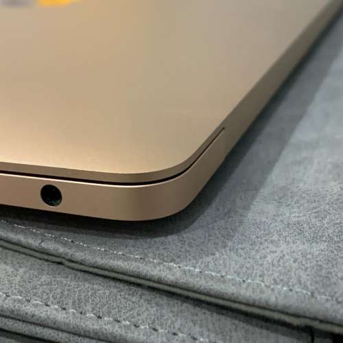 MacBook Air M1 (256gb+8gb ram)