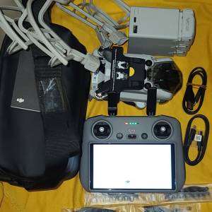 DJI min4 pro， 3 DJI細電， 1袋，線齊，相片內有的都有