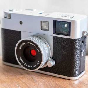 99.9新 全場最平 行貨有保 Fujifilm X-half Silver