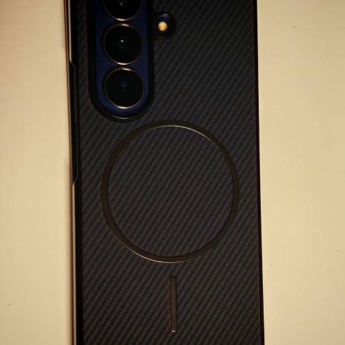 三星  fold 7 有全新的機套有磁吸  (跟 前後）