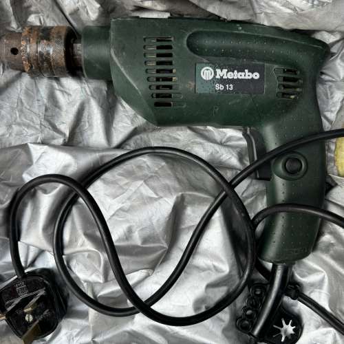 Metabo Sb 13手電鑽，德國原廠進口，220V電壓，560W功率。 ▲ 外殼綠色，成色如圖，...