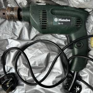 Metabo Sb 13手電鑽，德國原廠進口，220V電壓，560W功率。 ▲ 外殼綠色，成色如圖，...