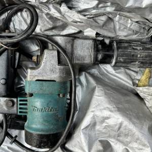 牧田0810電鎬，220V電壓，900W功率，功能正常穩定。成色如圖，有使用痕跡