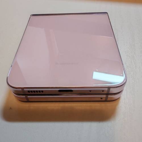 95% 新Samsung Z Flip5 細摺5G 手機