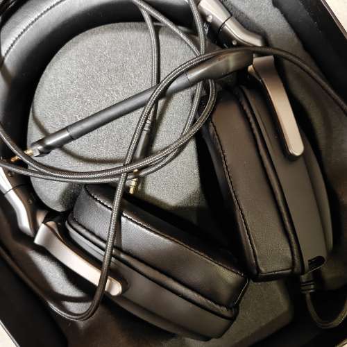 asus Delta core 頭戴耳機