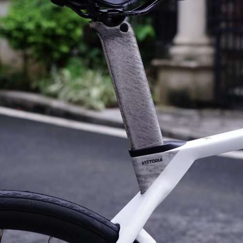 2025 新款 JAVA  700C-VITTORIA-24S-ER7鋁合金版公路車 送水架前後蛙燈