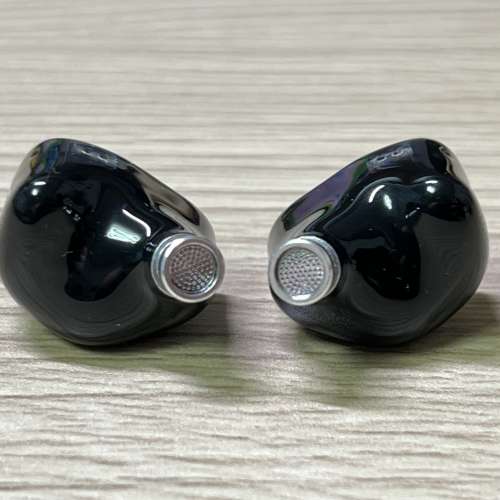 放售iVIPQ三動圈耳機(99.9%新)