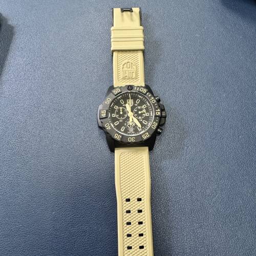 Luminox 海豹突擊隊沙色紀念錶