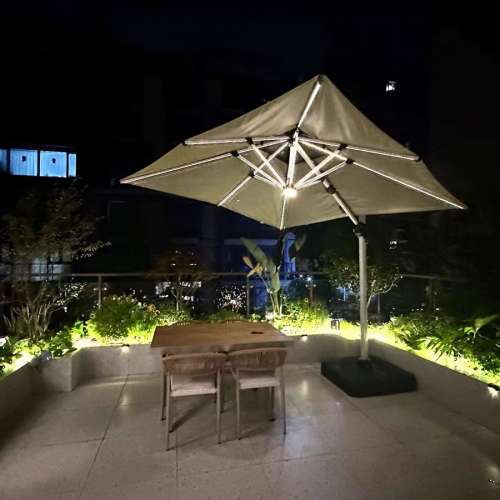 戶外花園2.5米四方LED太陽能羅馬傘九成新
