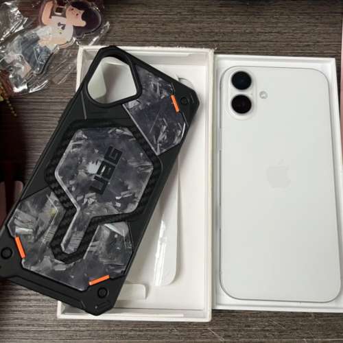 99.9新大機iPhone 16 plus 256gb,,港行極新，完美冇花，電池100，保養至明年5月！