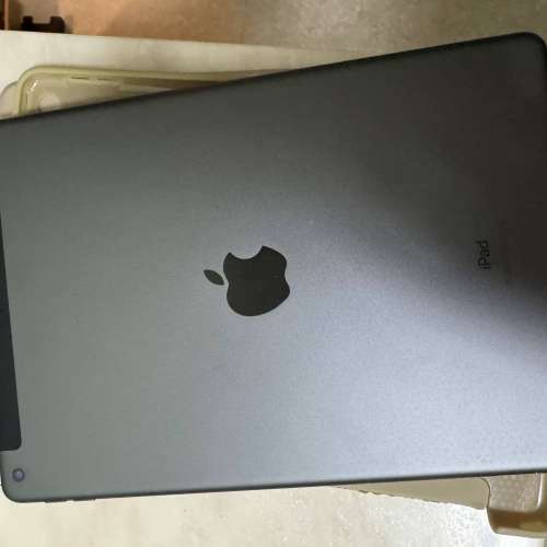 Apple iPad 8th Gen 32GB + Cellular 4G LTE with Apple Pencil 1st Gen 香港行貨