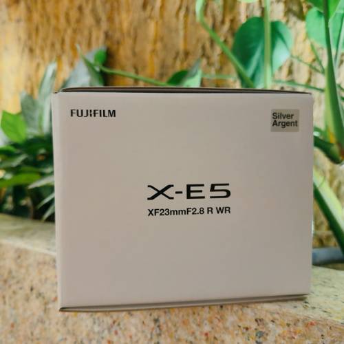 Fujifilm X-E5 連XF 23mm f/2.8 R WR 鏡頭套裝（銀色行貨）