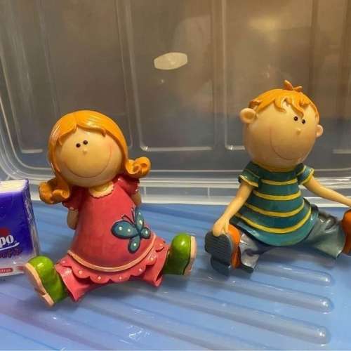 (全新) 愛笑男孩女孩瓷公仔一對