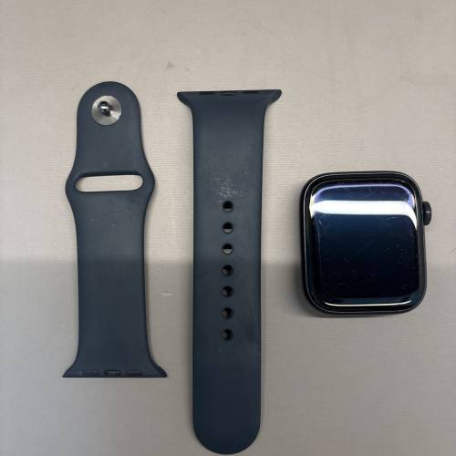全新Apple Watch SE (GPS) 連盒連錶帶及原裝充電線 44mm case - Aluminum
