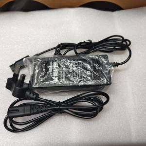 全新任天堂GAME CUBE 遊戲機 220v火牛(香港用三腳)