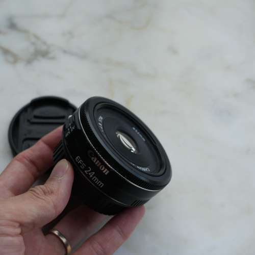 Canon EF-S 24mm f/2.8 STM 鏡頭