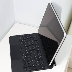 iPad Pro 11" Gen2 128G + Apple Magic Keyboard