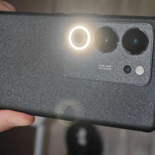 香港🇭🇰行貨全新未開封Vivo V29 12+512GB Snapdragon 7 3D曲芒柔光環黑色憑單據保養