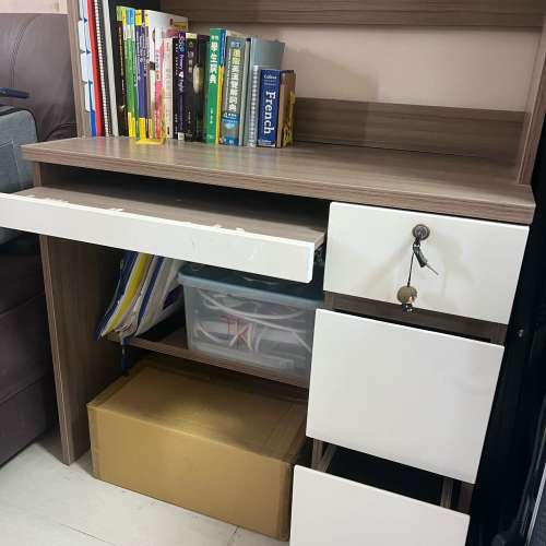 書桌連書架-9成新