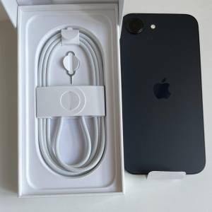 電池100%充電30次外觀全新 iPhone 16e 256gb 一年蘋果保養 what app 6497 6645
