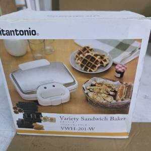 90% 新VitantonioVWH-201-W 多功能窩夫機 白色 香港行貨, 香港百老匯購買