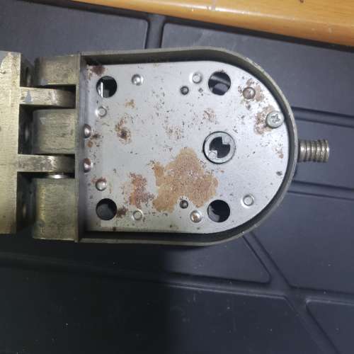 Super T  大門老虎鎖一套 連電腦鎖匙一條，操作正常，屯門良景村自取。