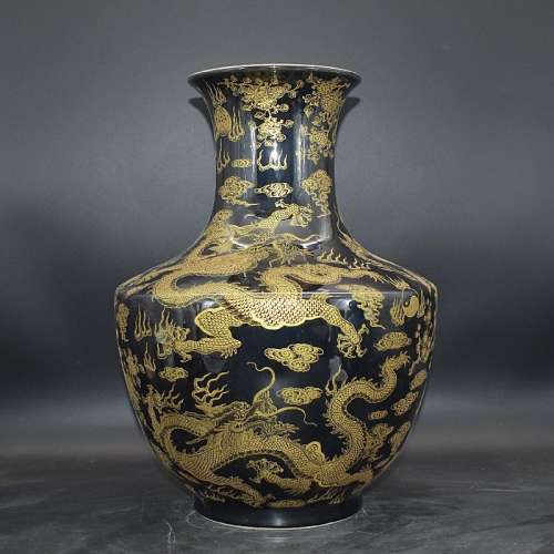 清康熙烏金釉鍍金龍紋瓶