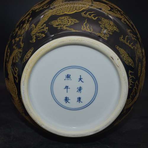 清康熙烏金釉鍍金龍紋瓶