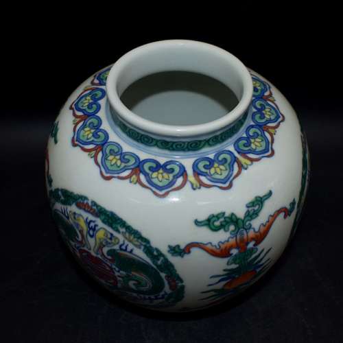 乾隆青花鬥彩龍紋圓壽罐