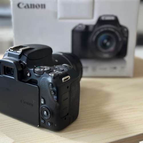 Canon 200D Kit set 18-55mm lenses