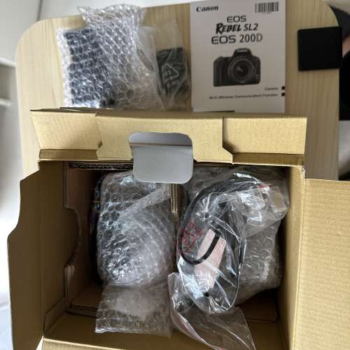 Canon 200D Kit set 18-55mm lenses