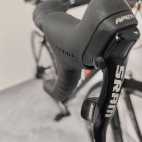 Matrix 碳纖維公路車 |SRAM APEX 變速套件 |FULCRUM 鋁合金輪組|内走綫|九成新