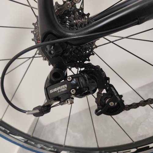 Matrix 碳纖維公路車 |SRAM APEX 變速套件 |FULCRUM 鋁合金輪組|内走綫|九成新