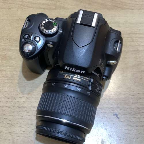 平用Nikon D60 連原廠18-55mm鏡頭鏡片清冇花 但機頂閃燈不着