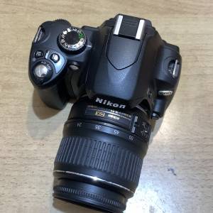 平用Nikon D60 連原廠18-55mm鏡頭鏡片清冇花 但機頂閃燈不着