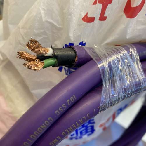 NEO (created by Oyaide Elec, Japan) 音響電源接綫