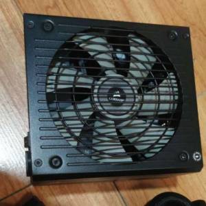 Corsair RMx Series™ RM650x — 650 瓦 80 PLUS® 金牌认证全模块化