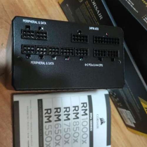 Corsair RMx Series™ RM650x — 650 瓦 80 PLUS® 金牌认证全模块化