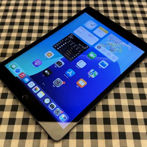 Apple iPad 7 32G WIFI 平板電腦 黑色 行貨 95%新 非常少用和新淨 只係有一個角位...