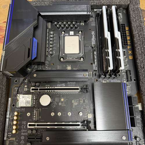 Intel Core i5 12490F + AsRock Z690 Extreme WiFi 6E + 32GB DDR4-3200 CL16 RAM