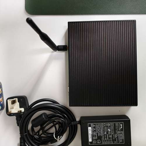85%新Maxtang MINI PC (J1900.Up to 2.42G 4核心) , 8GB ram,128GB SSD,BT, wifi 2...