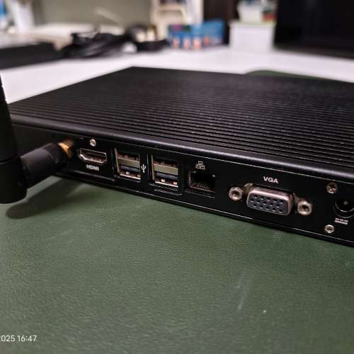 85%新Maxtang MINI PC (J1900.Up to 2.42G 4核心) , 8GB ram,128GB SSD,BT, wifi 2...