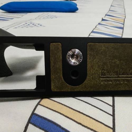 Nikon ZF 真皮套及手柄