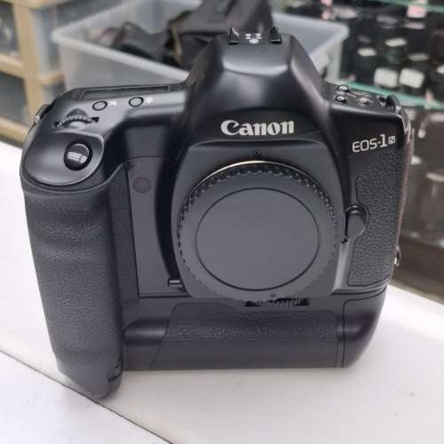 CANON EOS1N + POWER DRIVE BOOSTER E1 95% NEW