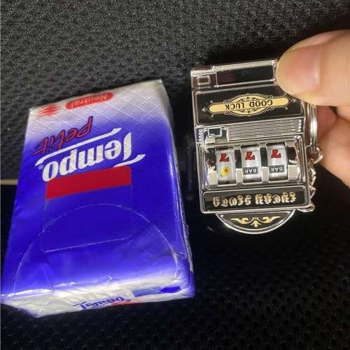 幸運老虎機鎖匙扣（全新, 可轉動）