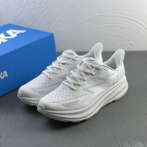 HOKA ONE ONE Clifton 9 白色